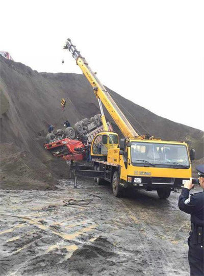 三门峡上犹道路救援